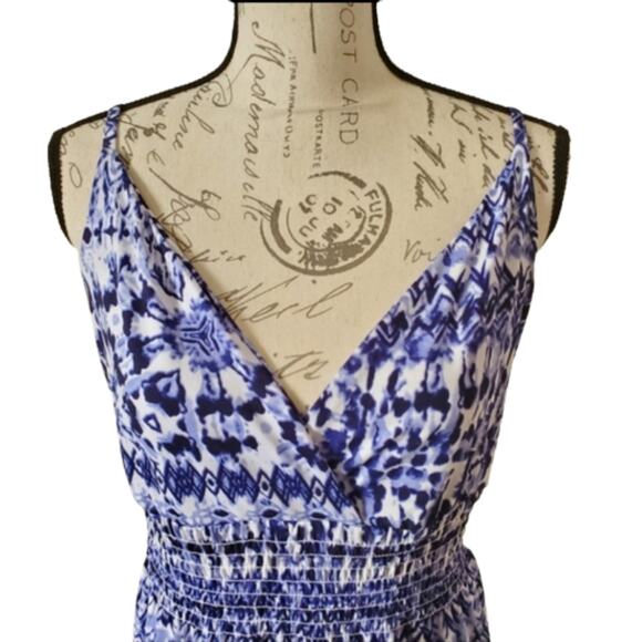 PRETTY ☆ BLUE PRINT CROSSOVER BUST ☆ MAXI DRESS ☆ XL ☆ NWT - Picture 2 of 9